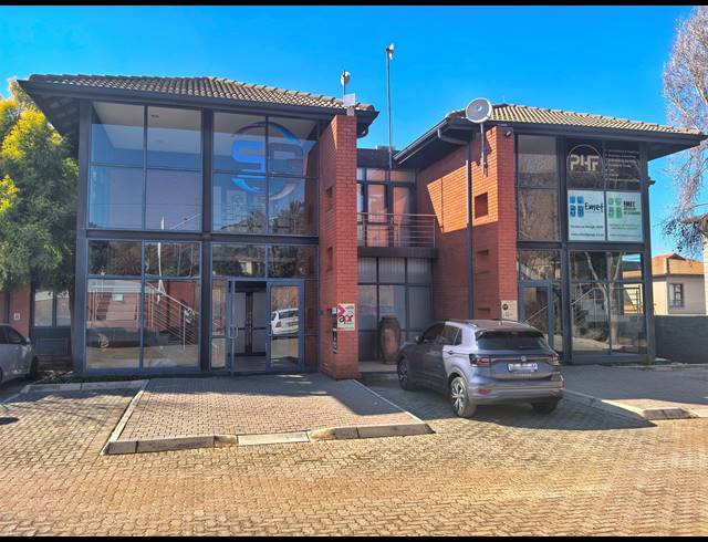 450M² OFFICE TO LET IN WILLOWBROOK